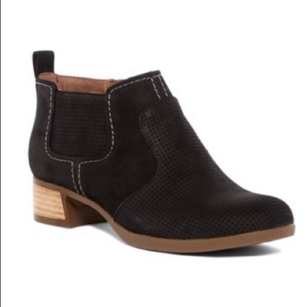 Dansko Lola Ankle Boot